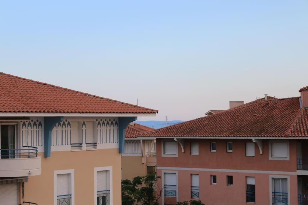 Port-Frejus, Le Paladien, Appartement 2 Pieces Climatise, Terrasse & Parking エクステリア 写真